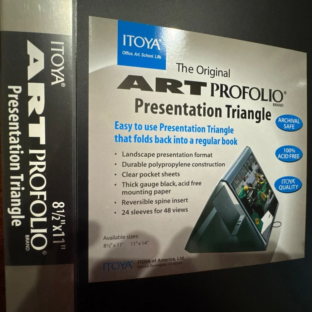 ITOYA Art Profolio Presentation Triangle 8.5x11 Portfolio Folder Black